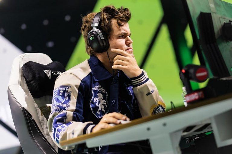 Chess should be played over the board at the Esports World Cup