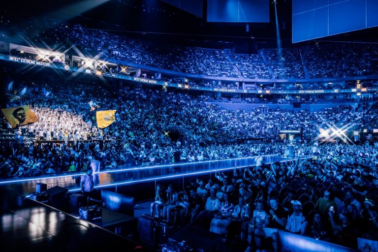 Counter-Strike 2 vs. Call of Duty: How does the meta determine which esport is best?